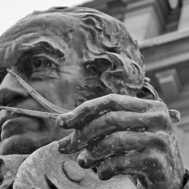 Nose Cut Statue